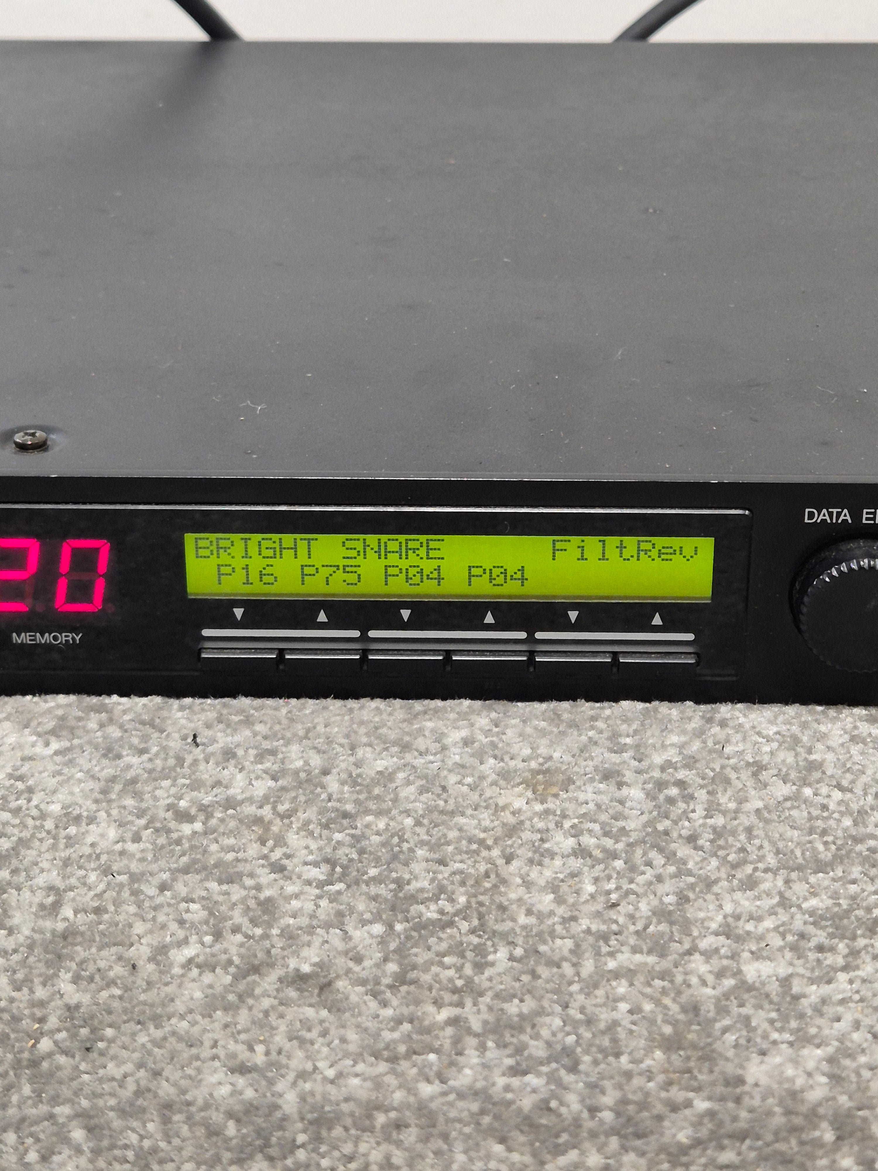 Yamaha Spx990 Multi-effect Processor - Digital Effects Processor