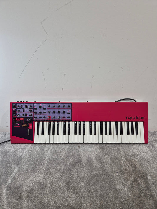 Nord Lead One Virtual Analog Synthesis Keyboard, 20 Voices - Excellent w/ Original Box