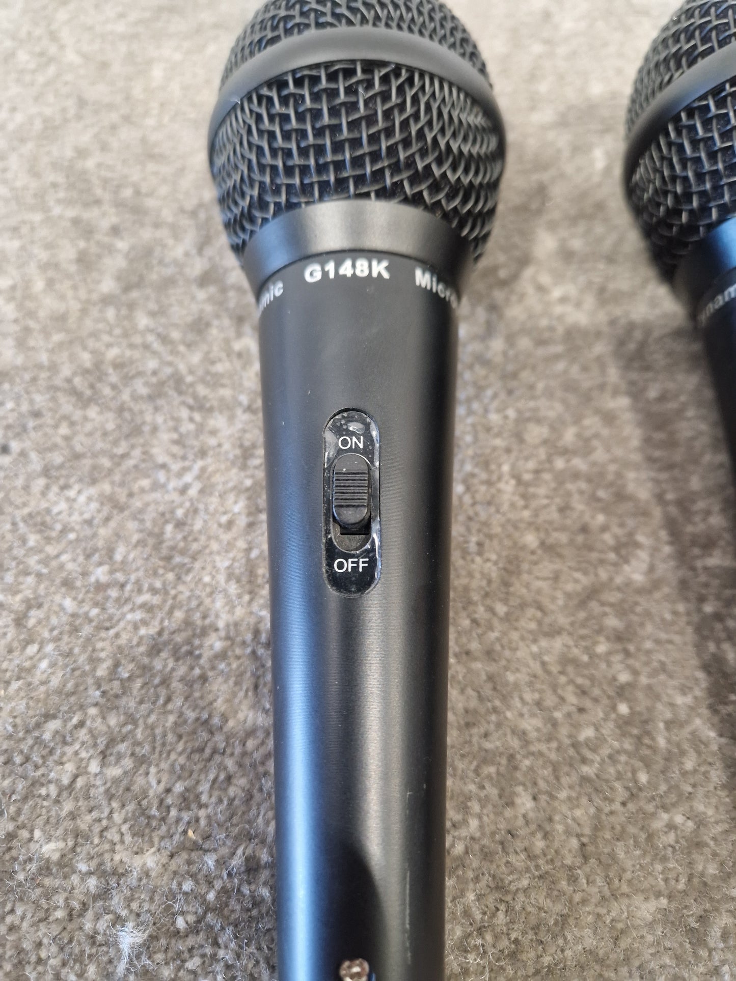 Dynamic G148k Microphone Set OF Two - Professional Vocal Mics, Cardioid Pattern - Excellent w/ Hard Case