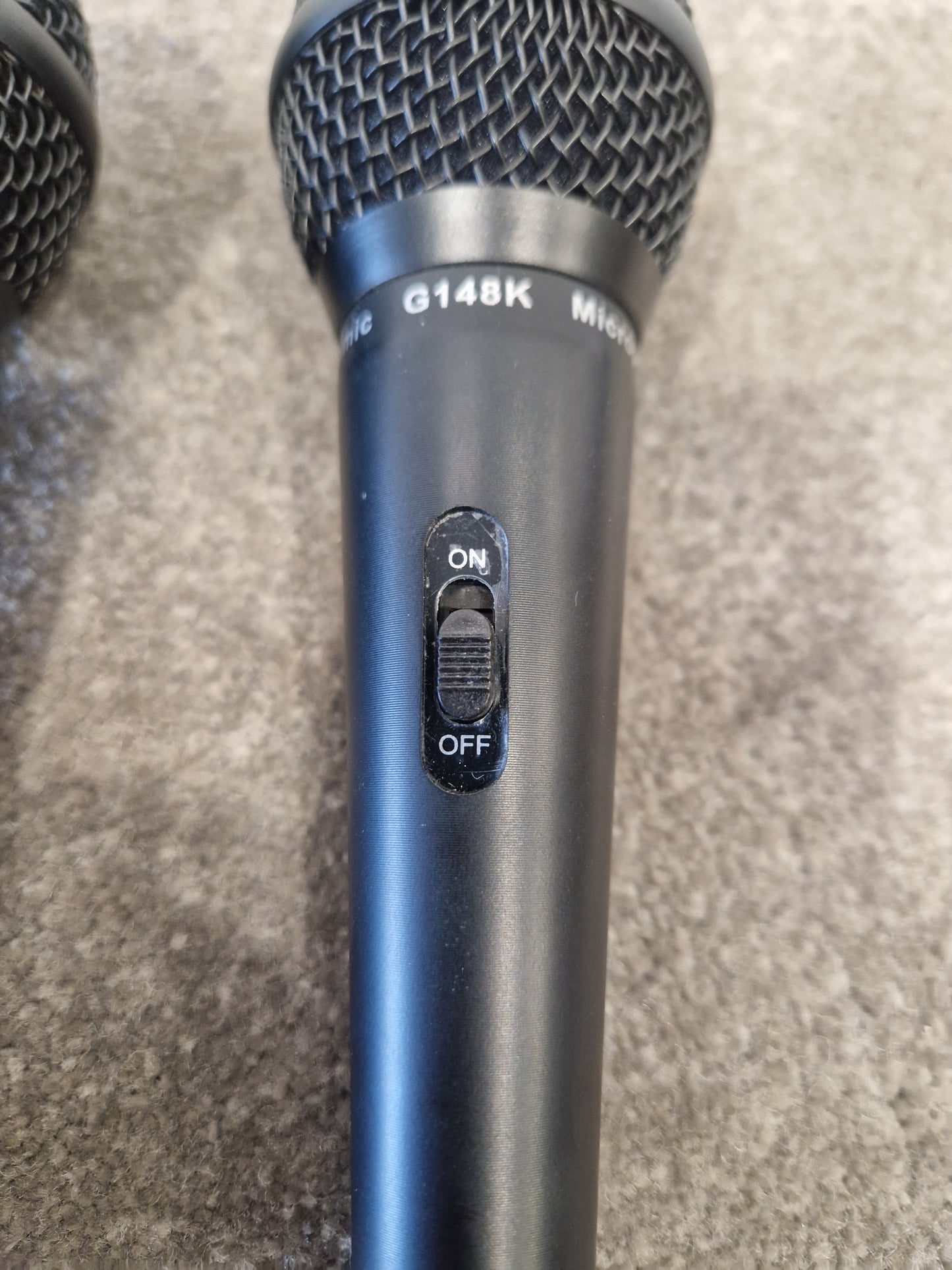 Dynamic G148k Microphone Set OF Two - Professional Vocal Mics, Cardioid Pattern - Excellent w/ Hard Case