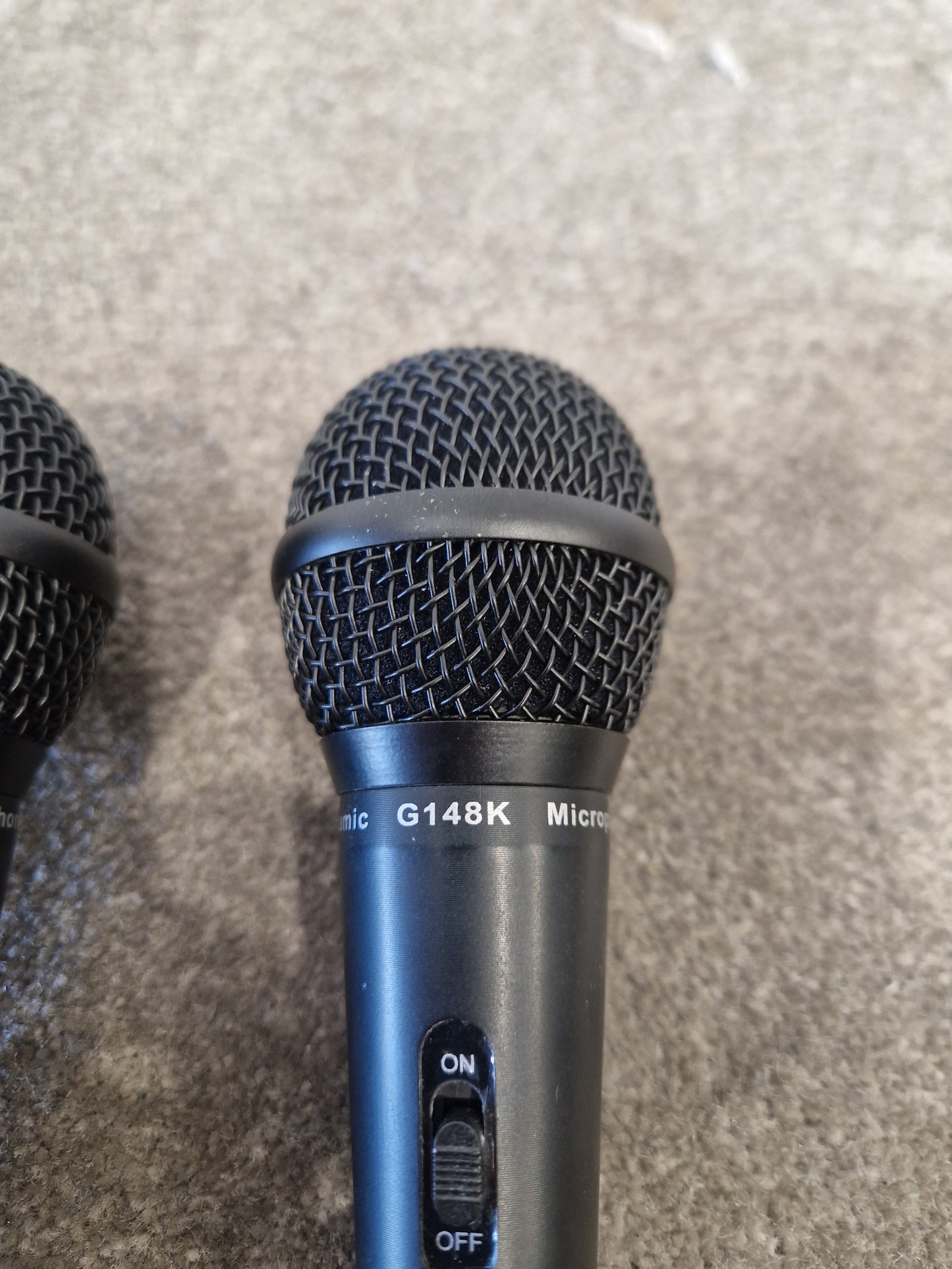 Dynamic G148k Microphone Set OF Two - Professional Vocal Mics, Cardioid Pattern - Excellent w/ Hard Case