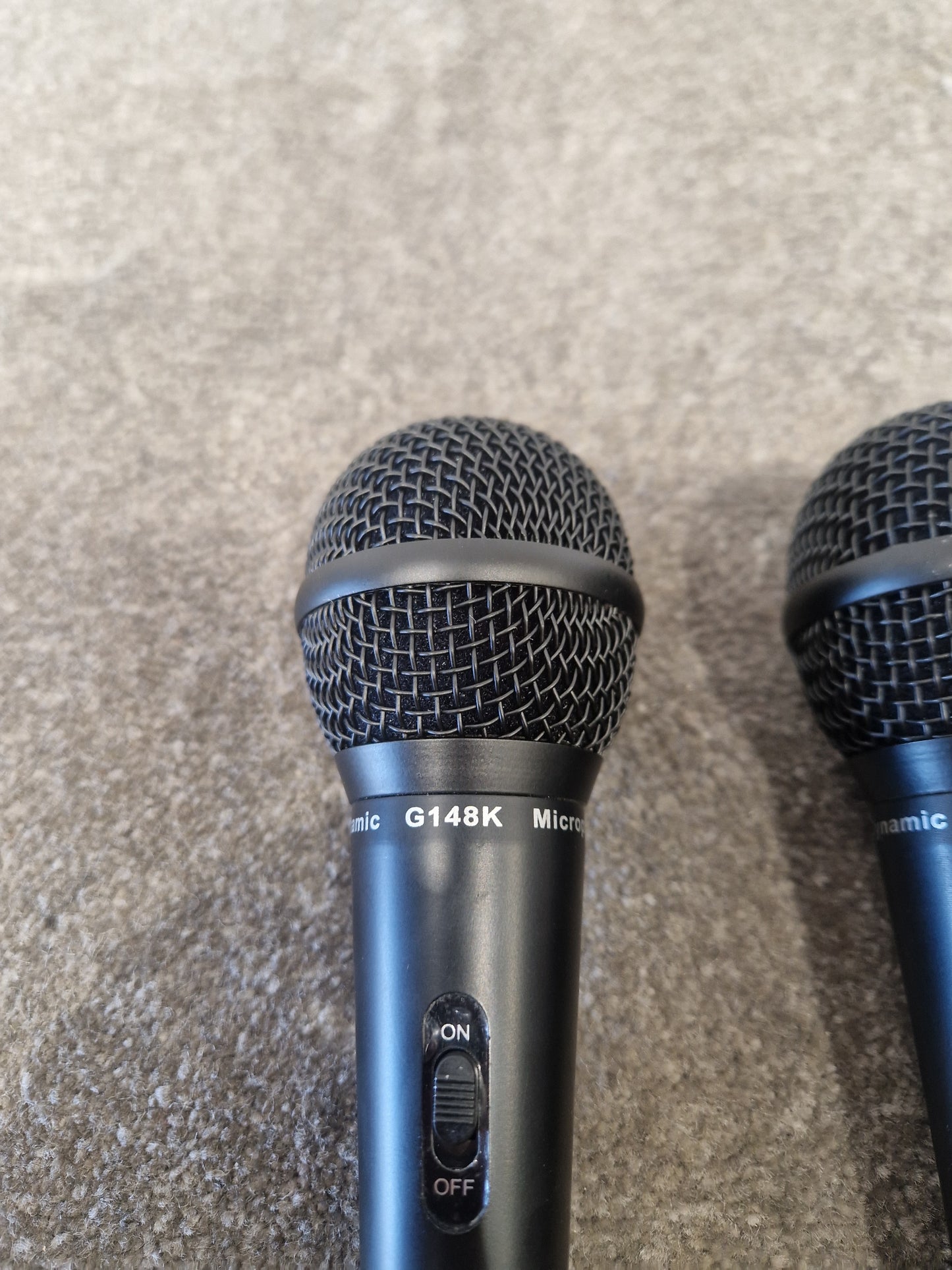 Dynamic G148k Microphone Set OF Two - Professional Vocal Mics, Cardioid Pattern - Excellent w/ Hard Case