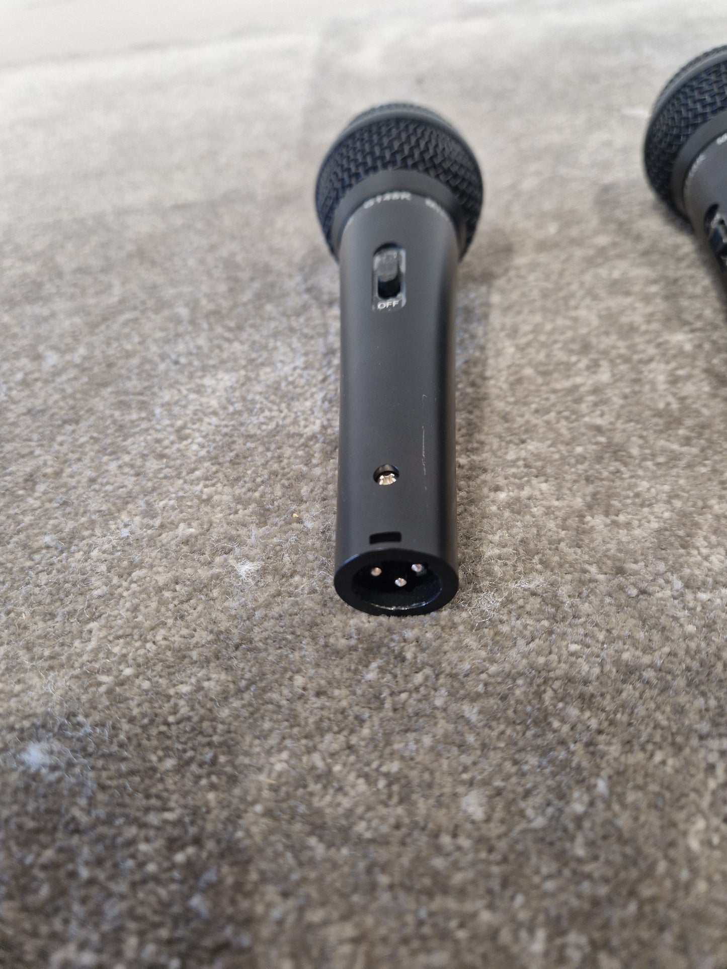 Dynamic G148k Microphone Set OF Two - Professional Vocal Mics, Cardioid Pattern - Excellent w/ Hard Case