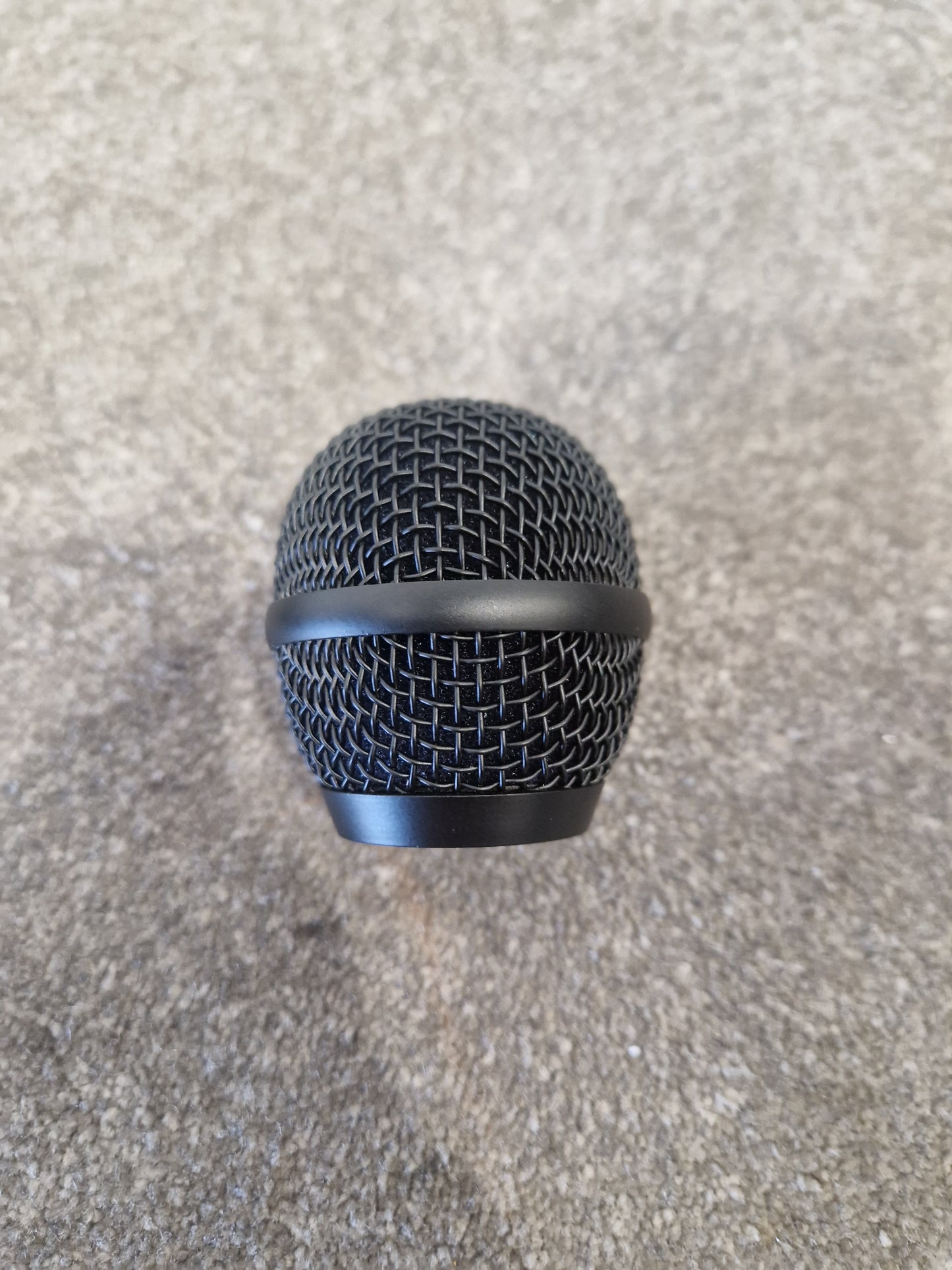 Dynamic G148k Microphone Set OF Two - Professional Vocal Mics, Cardioid Pattern - Excellent w/ Hard Case