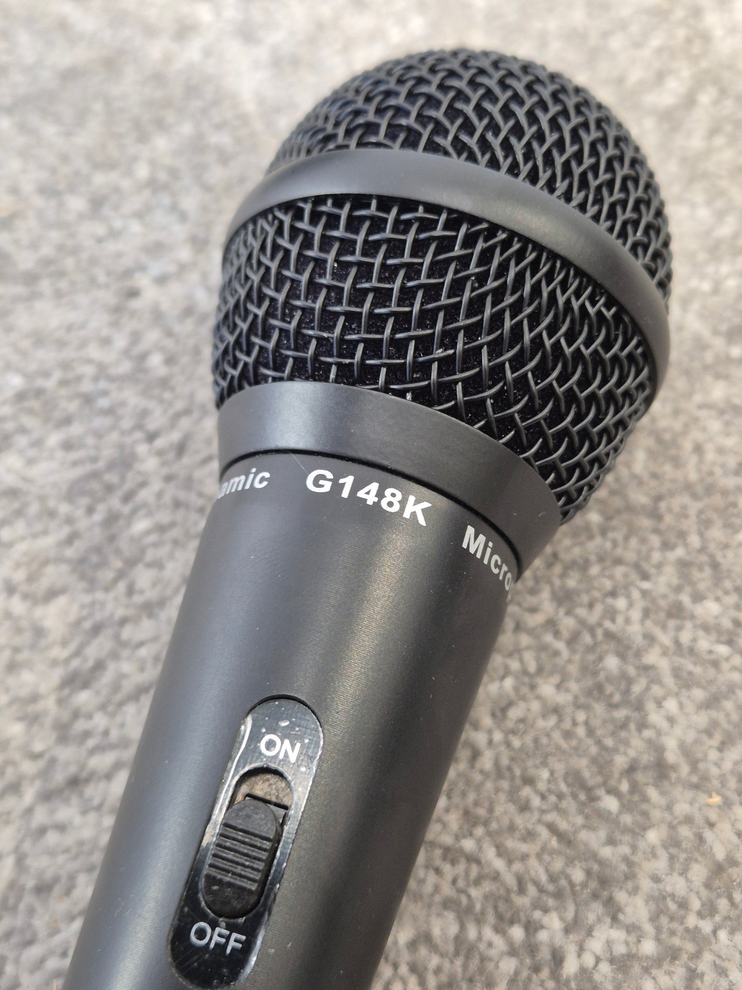 Soundlab Dynamic Microphone Kit - 3 Microphones / 3 Holders - Excellent w/ Hard Case