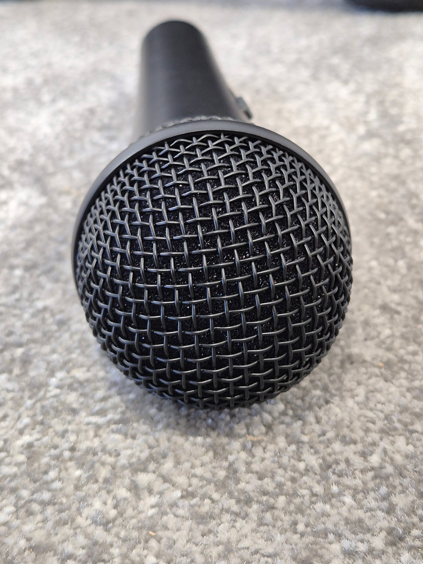 Soundlab Dynamic Microphone Kit - 3 Microphones / 3 Holders - Excellent w/ Hard Case