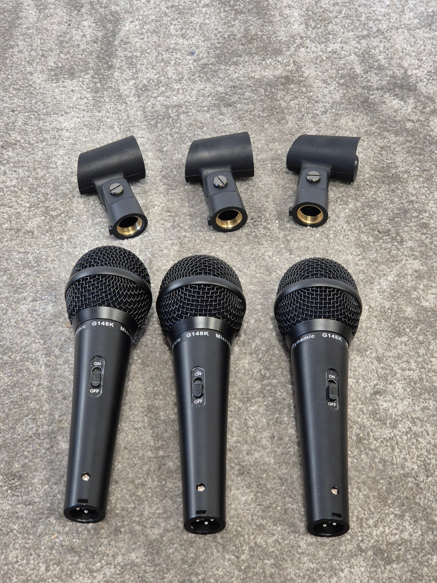 Soundlab Dynamic Microphone Kit - 3 Microphones / 3 Holders - Excellent w/ Hard Case