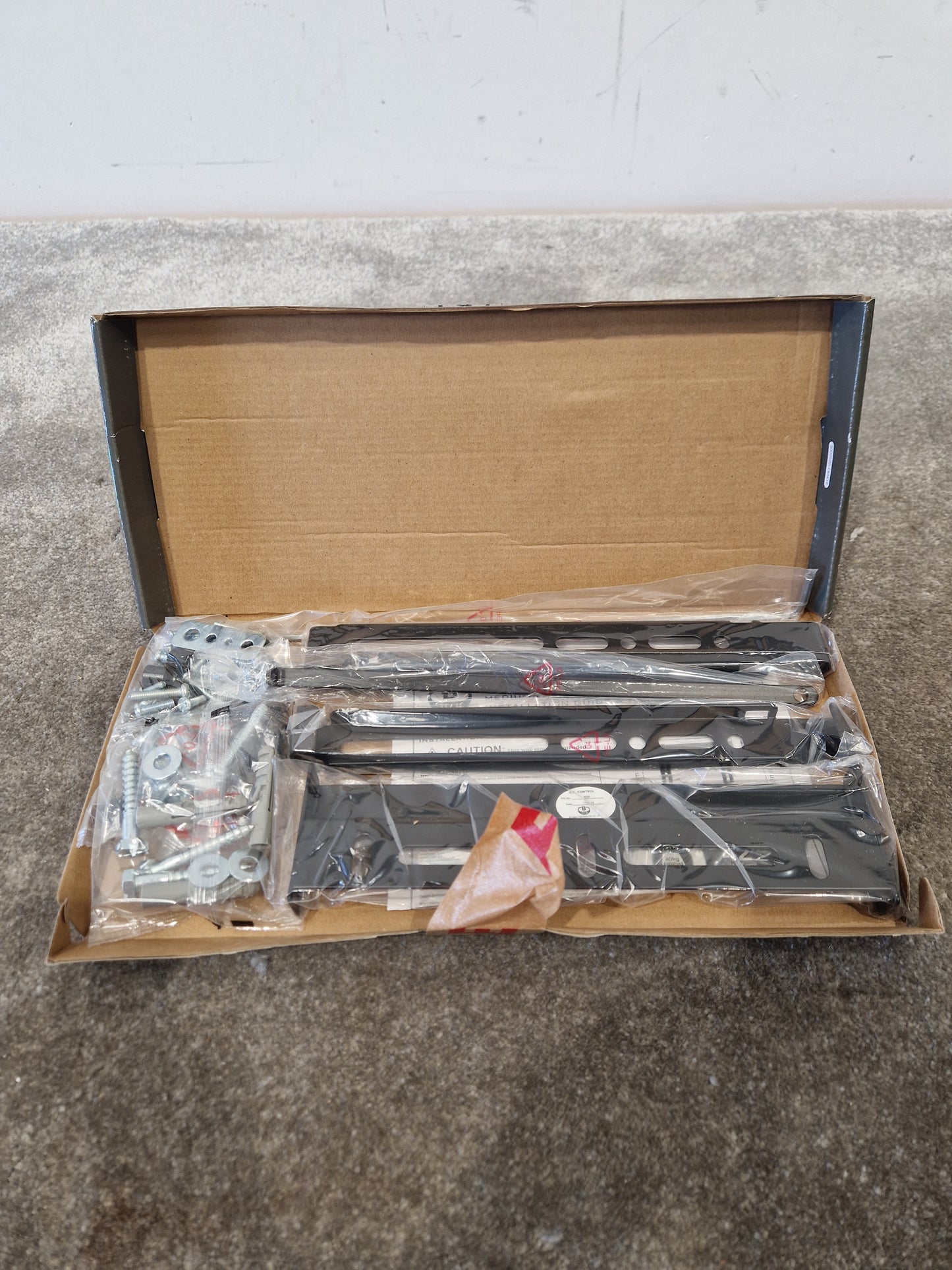 B-tech Flatscreen Wall Mount 42 Inch - Supports up to 40kg, Tilting Mechanism - Open Box New