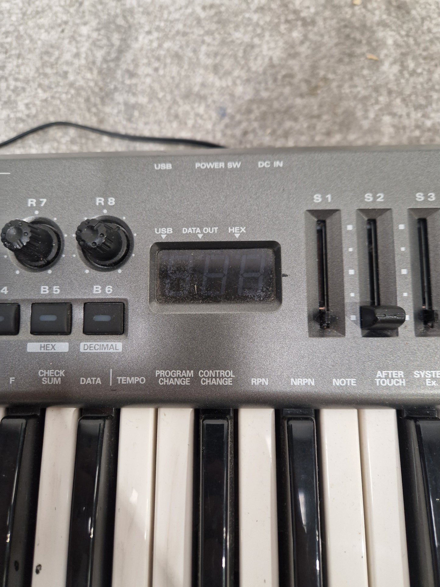 Ediriol Pcr-m50 MIDI Keyboard Controller - 49 Keys, USB Connectivity - Spares or Repair