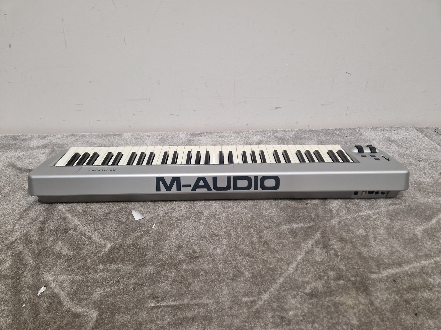 M-audio Keystaion 61 ES Keyboard - 61 Keys, Velocity Sensitive - Spares or Repair