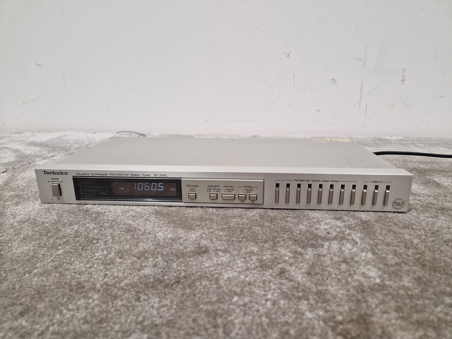 Technics St-z45l Tuner - Stereo FM/AM Tuner - Very Good w/ Manuals