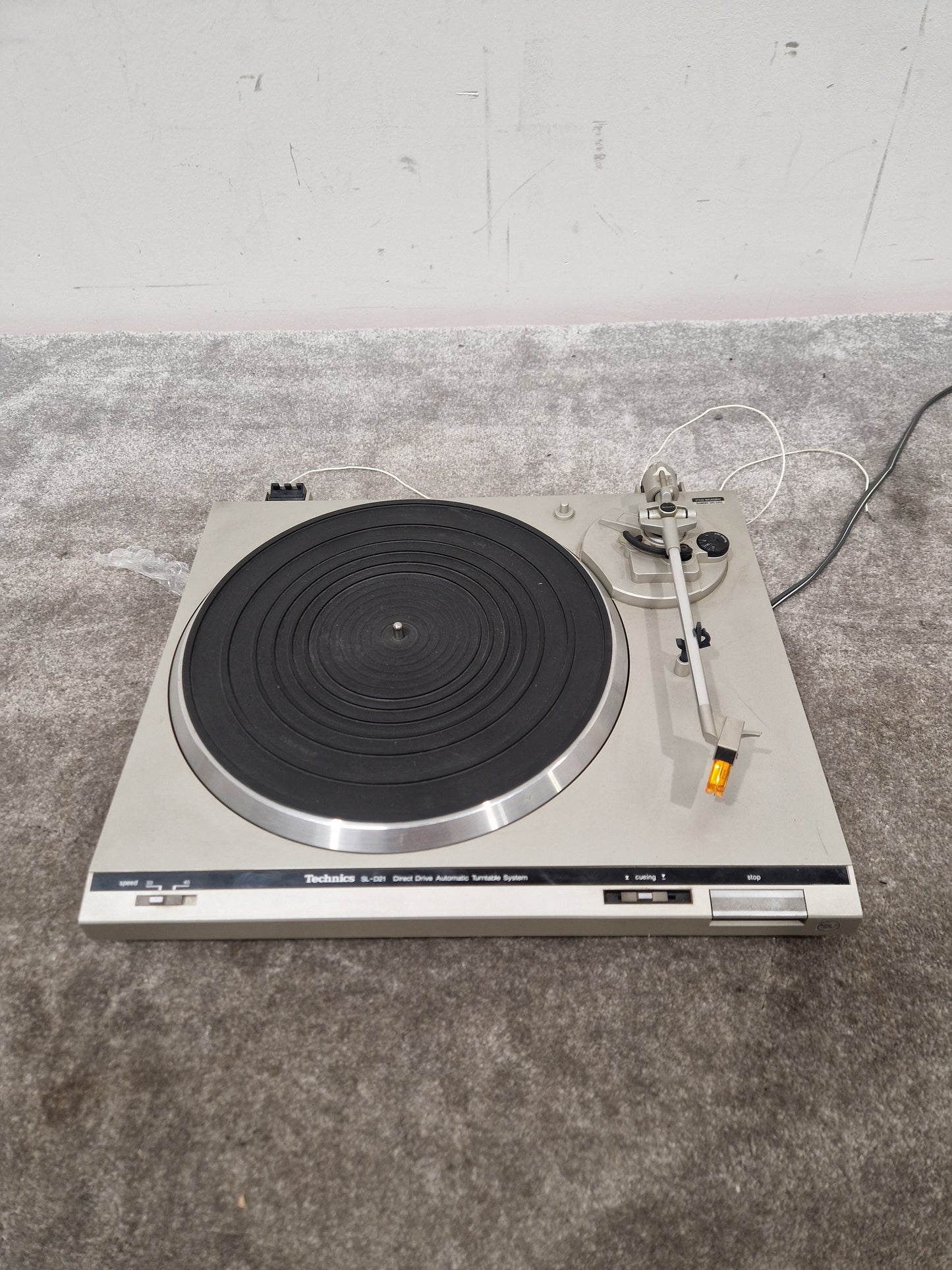 Technics Sl-d21 Turntable - Direct Drive, Quartz-Locked - Very Good w/ Manuals