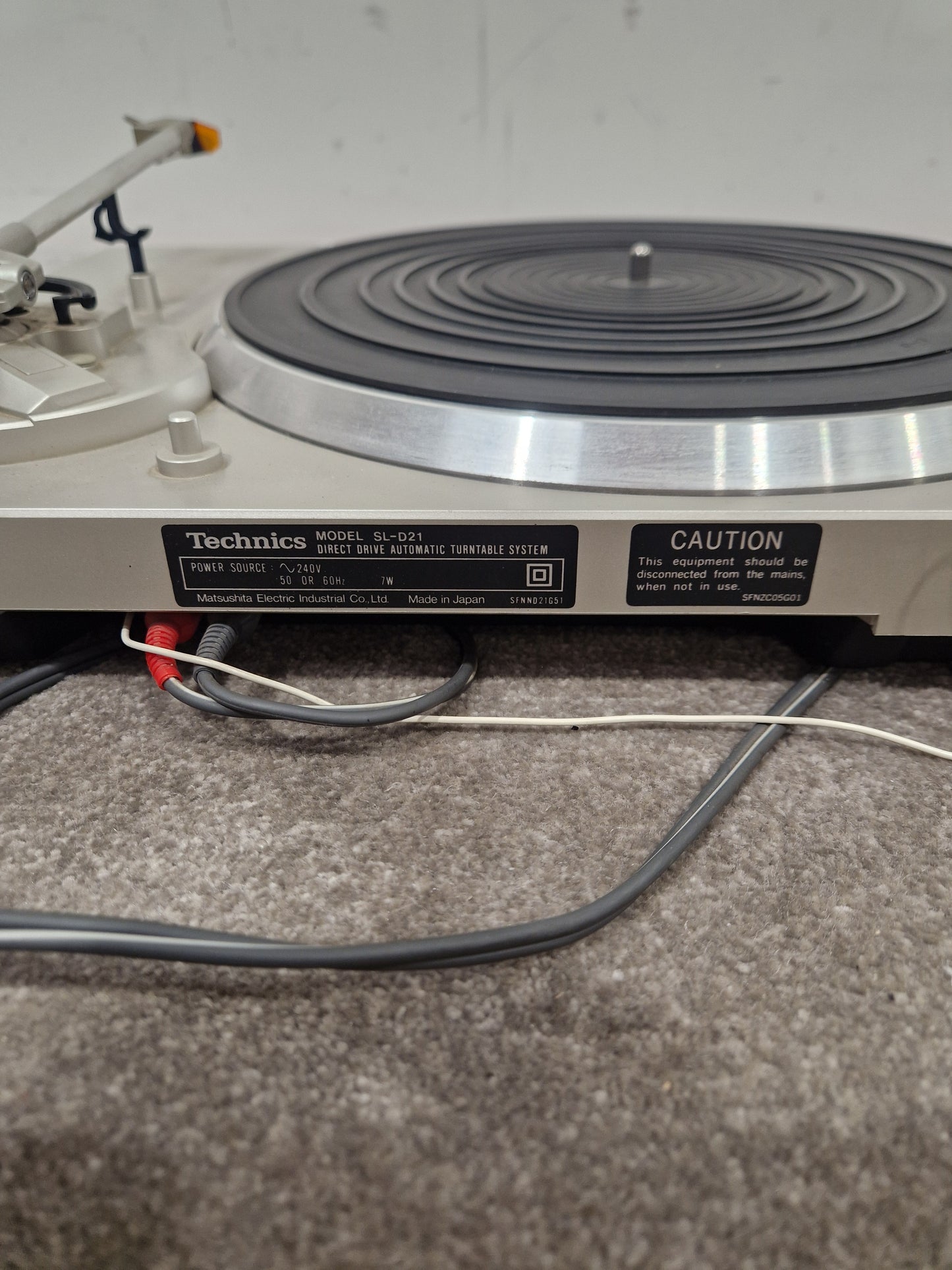 Technics Sl-d21 Turntable - Direct Drive, Quartz-Locked - Very Good w/ Manuals