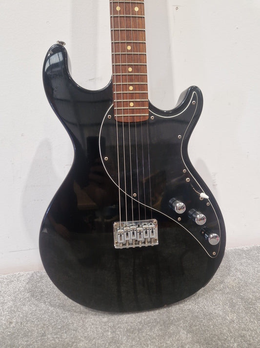 Line 6 Variax Black Electric Guitar - Modeling Technology, Versatile Tones - Good