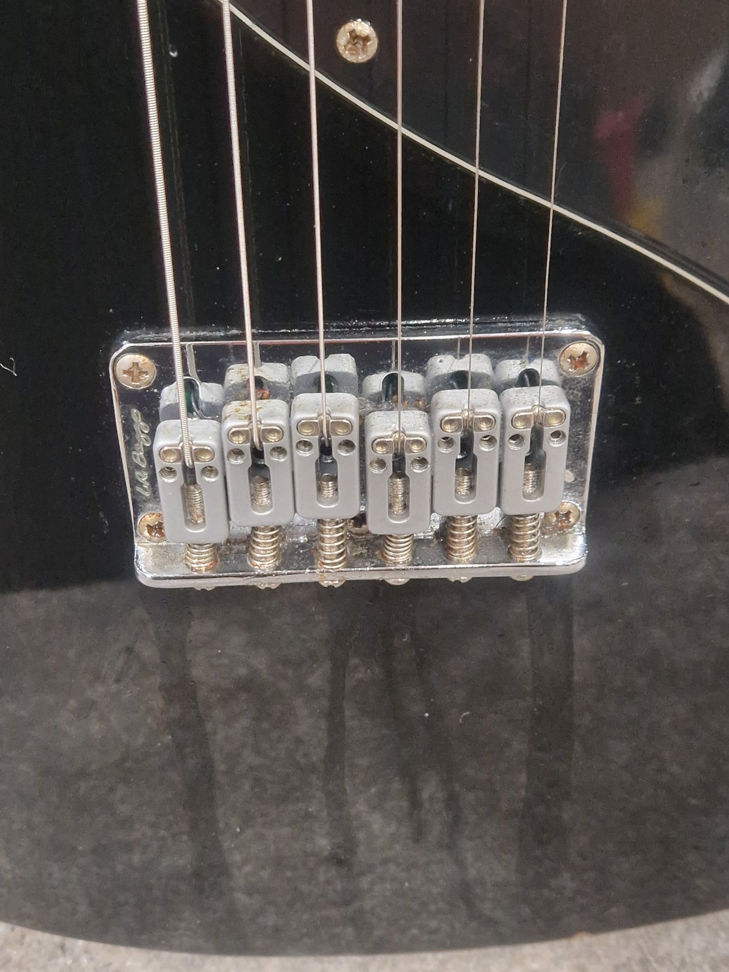 Line 6 Variax Black Electric Guitar - Modeling Technology, Versatile Tones - Good