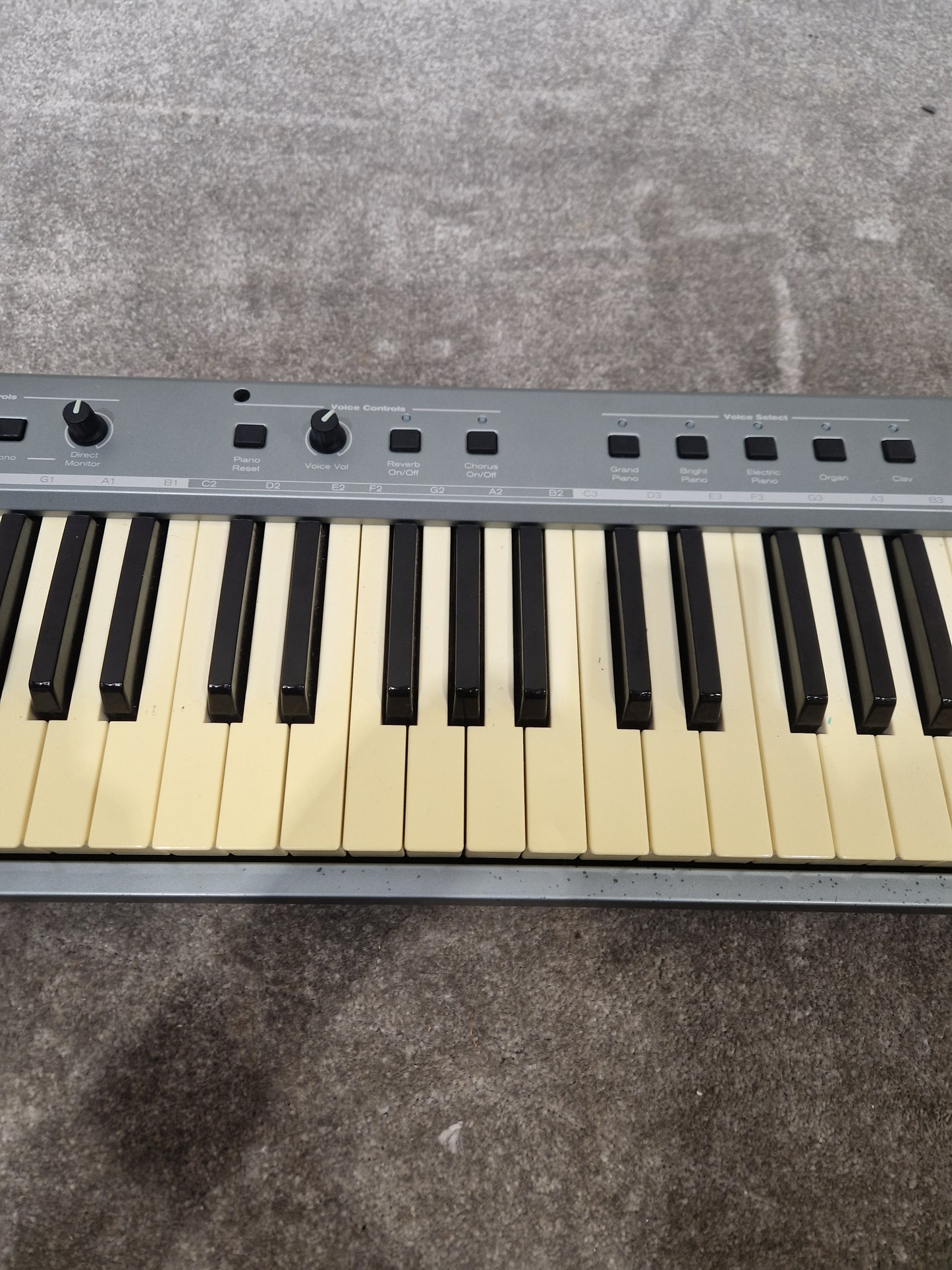 M-Audio ProKeys Sono 61 Keyboard – 61 Keys, USB/MIDI – Good