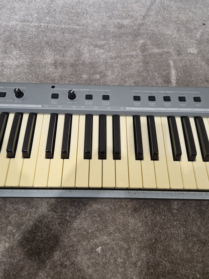 M-Audio ProKeys Sono 61 Keyboard – 61 Keys, USB/MIDI – Good