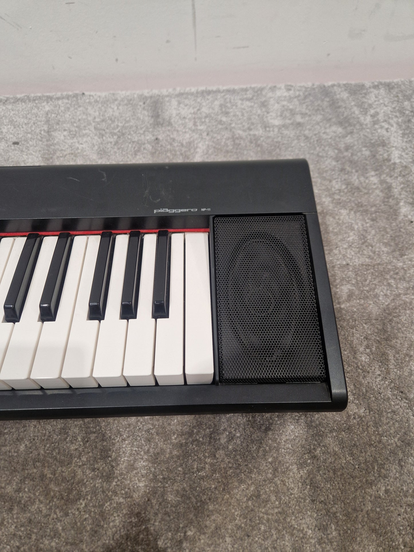 Yamaha Piaggero NP-series – 61-Key Portable Digital Piano, Graded Soft Touch – Very Good