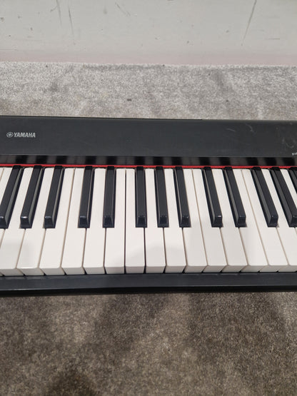 Yamaha Piaggero NP-series – 61-Key Portable Digital Piano, Graded Soft Touch – Very Good