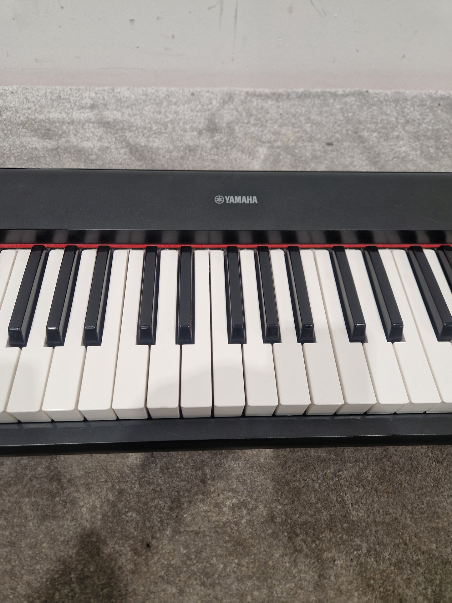 Yamaha Piaggero NP-series – 61-Key Portable Digital Piano, Graded Soft Touch – Very Good