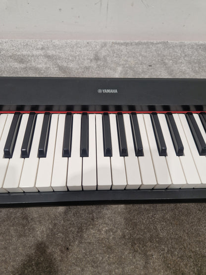 Yamaha Piaggero NP-series – 61-Key Portable Digital Piano, Graded Soft Touch – Very Good