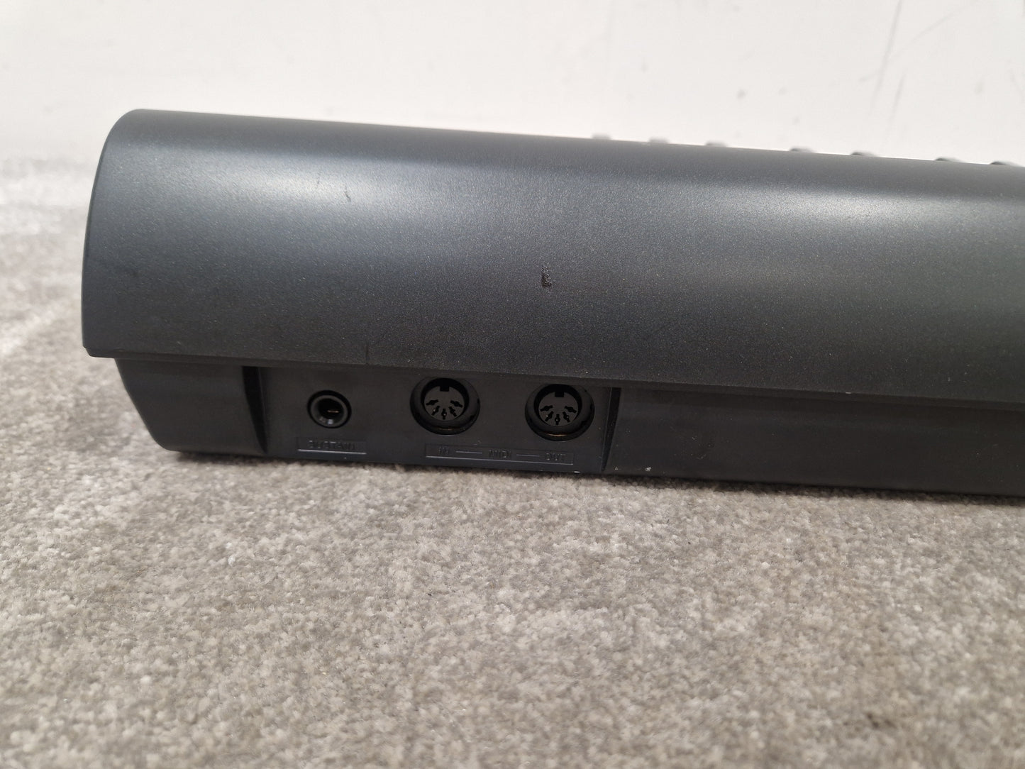 Yamaha Piaggero NP-series – 61-Key Portable Digital Piano, Graded Soft Touch – Very Good