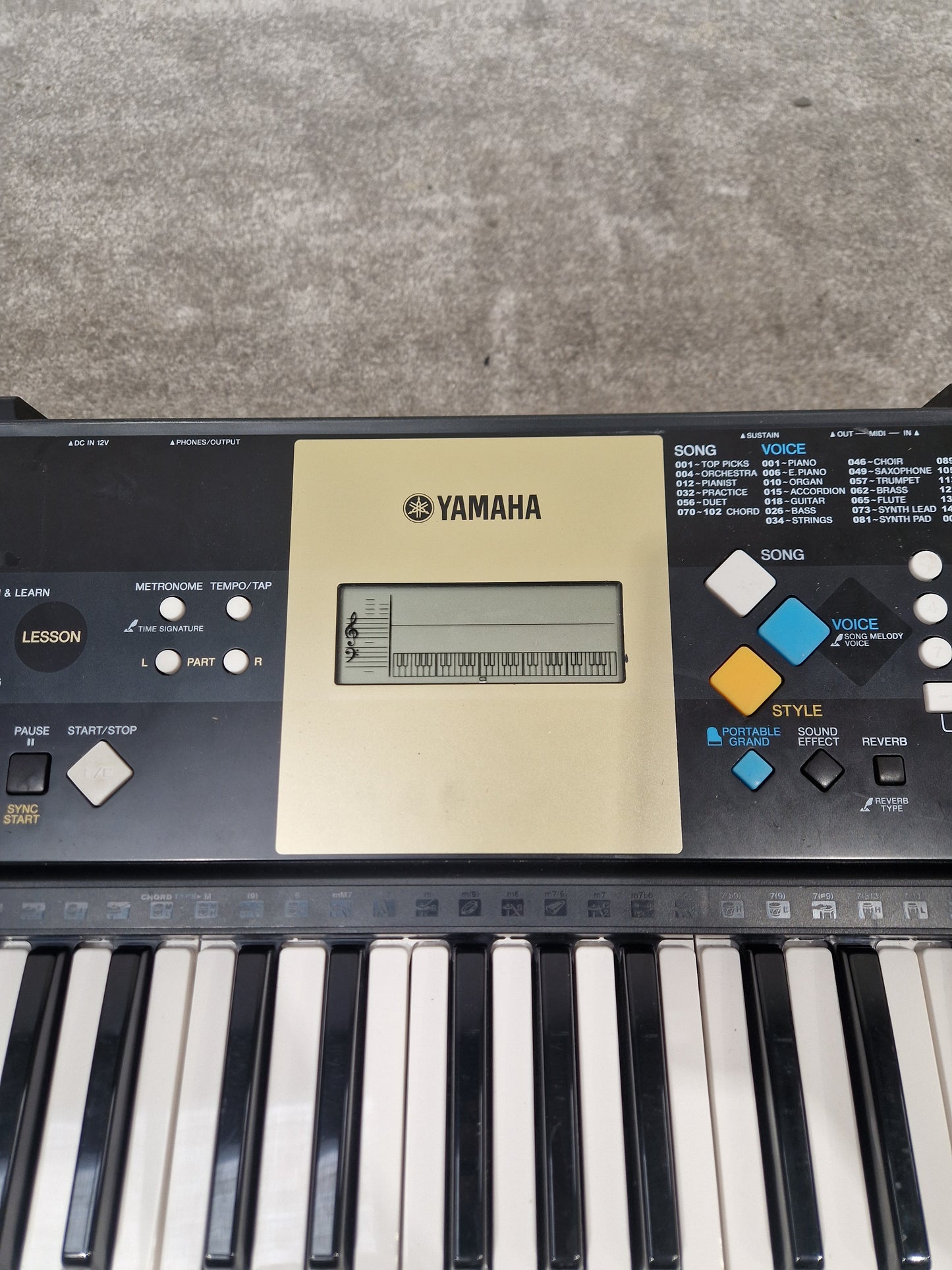Yamaha Ypt-220 Keyboard - 61 Keys, Touch-Sensitive - Excellent