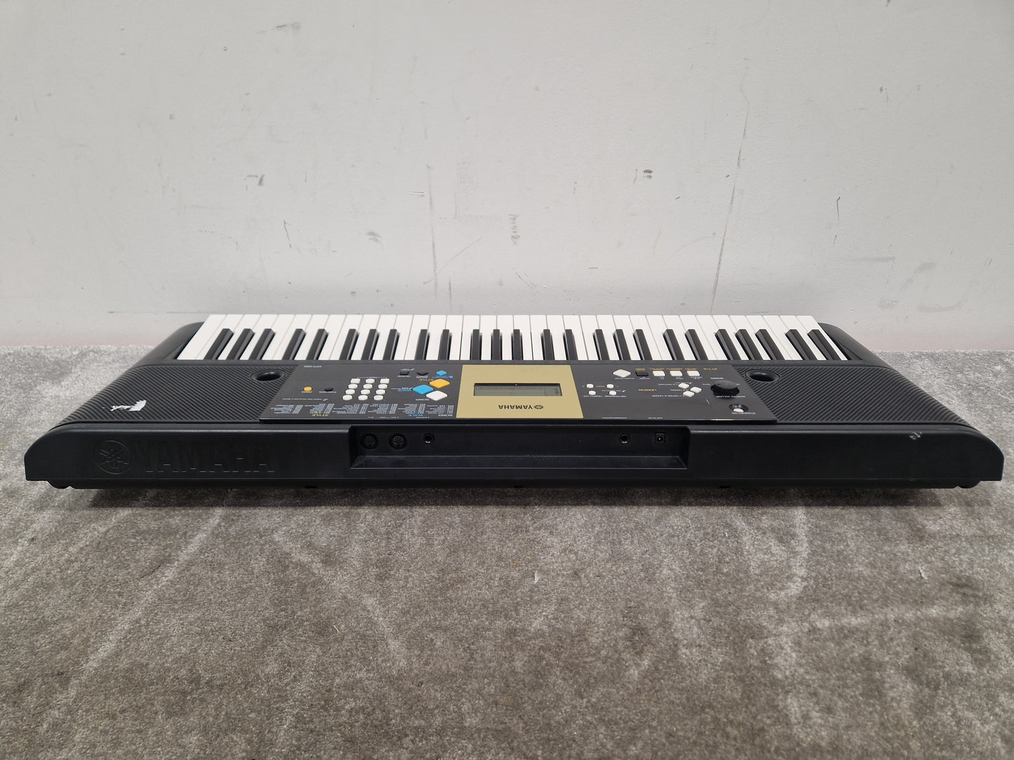 Yamaha Ypt-220 Keyboard - 61 Keys, Touch-Sensitive - Excellent
