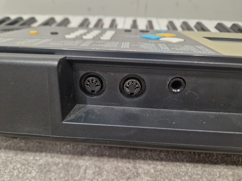 Yamaha Ypt-220 Keyboard - 61 Keys, Touch-Sensitive - Excellent - Image 2