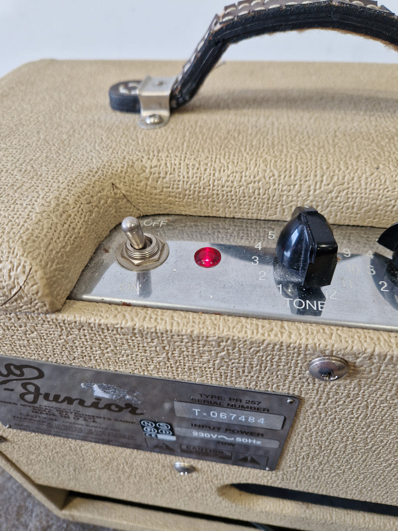 Fender Pro Junior Blonde Amplifier - 15 Watts, Single 10