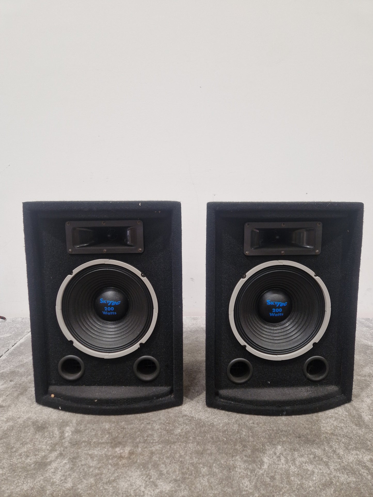 Skytec 200 Watt Speakers Pair - Passive Speakers, 2-Way System - Excellent