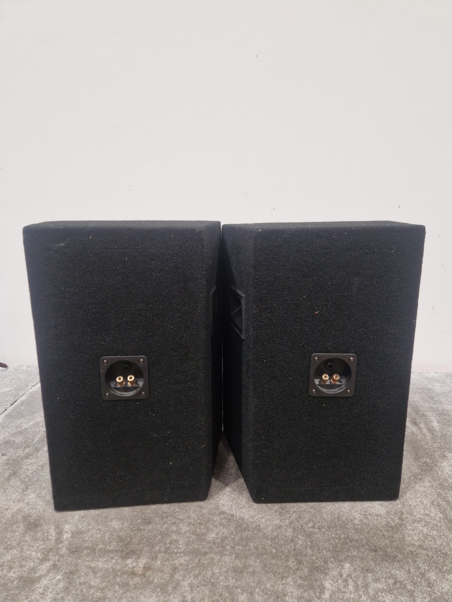 Skytec 200 Watt Speakers Pair - Passive Speakers, 2-Way System - Excellent