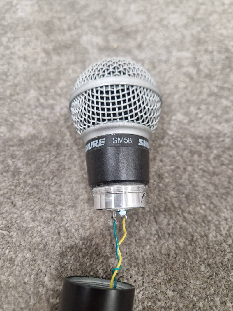 Shure Sm58 Dynamic Microphone - Cardioid Pattern, Durable Construction - Excellent w/ Original Box & Manuals & Mic Holder Midi cable - Image 7