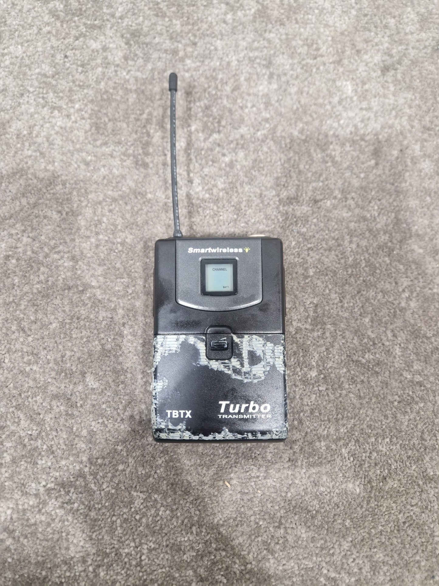 Smartwireless Tbtx Turbo Transmitter With Smartwireless Pair OF U-1002 Microphones Wireless Microphone System - Dual-Channel, High-Fidelity Audio - Fair w/ Hard Case