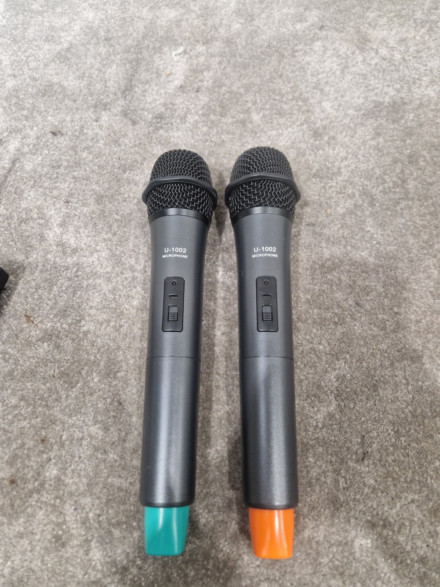 Smartwireless Tbtx Turbo Transmitter With Smartwireless Pair OF U-1002 Microphones Wireless Microphone System - Dual-Channel, High-Fidelity Audio - Fair w/ Hard Case