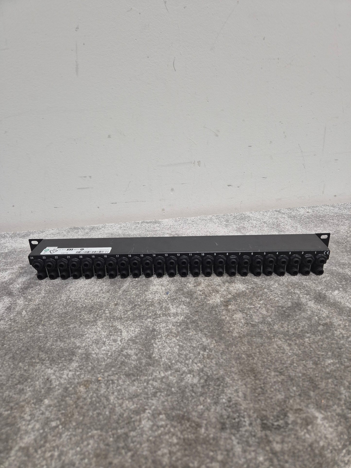 DBX PB-48 – 48-Point Rackmount Patch Bay – Good