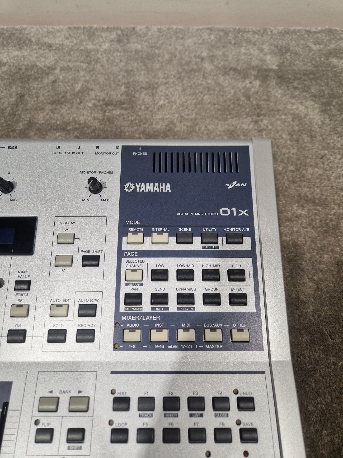 Yamaha 01X - Digital Mixing Studio - Excellent w/ Power Supply