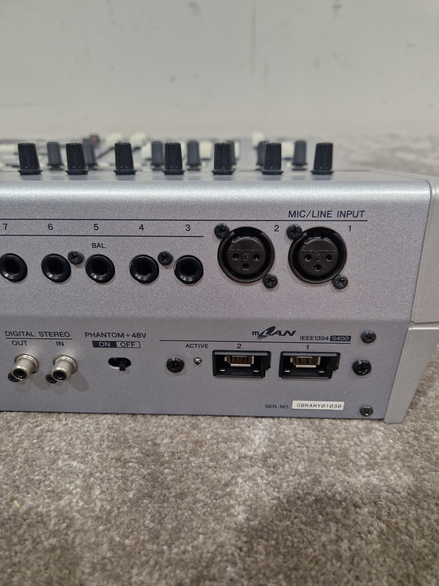 Yamaha 01X - Digital Mixing Studio - Excellent w/ Power Supply
