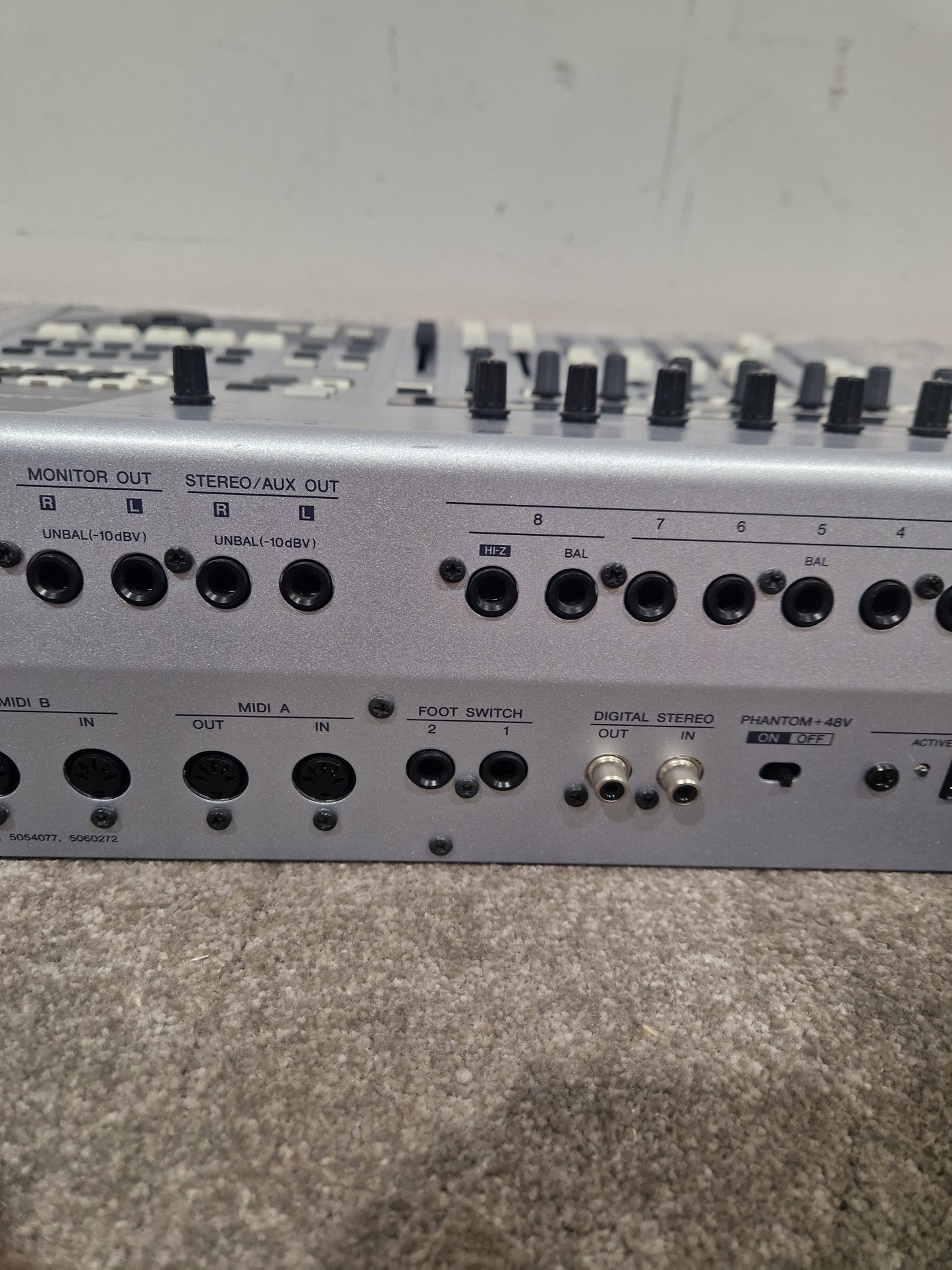 Yamaha 01X - Digital Mixing Studio - Excellent w/ Power Supply