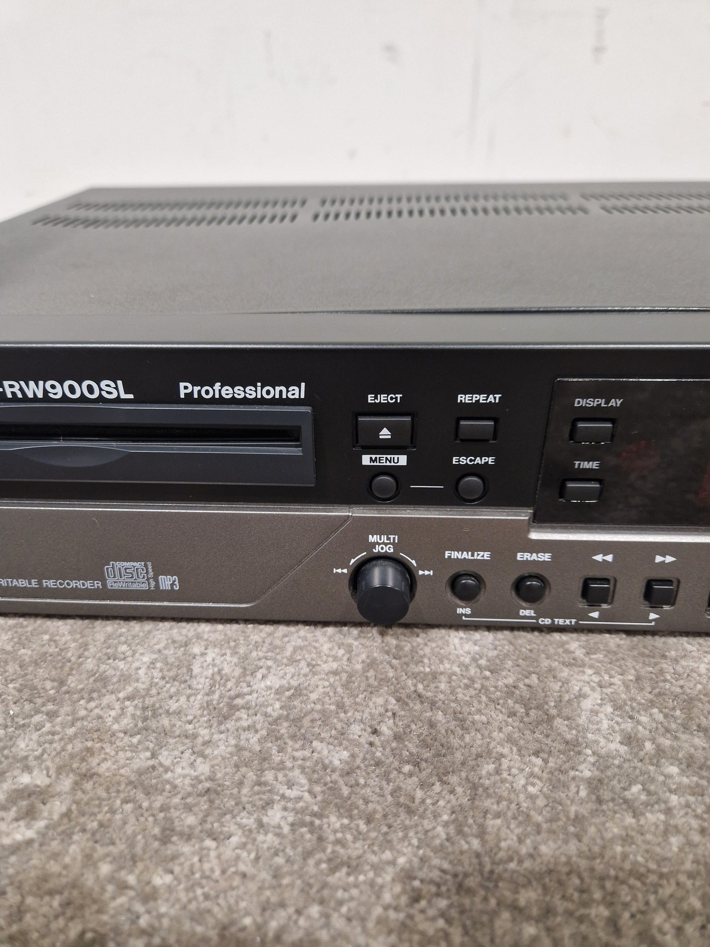 Tascam CD-RW900SL – Professional CD Recorder – Very Good w/ Power Supply & Remote