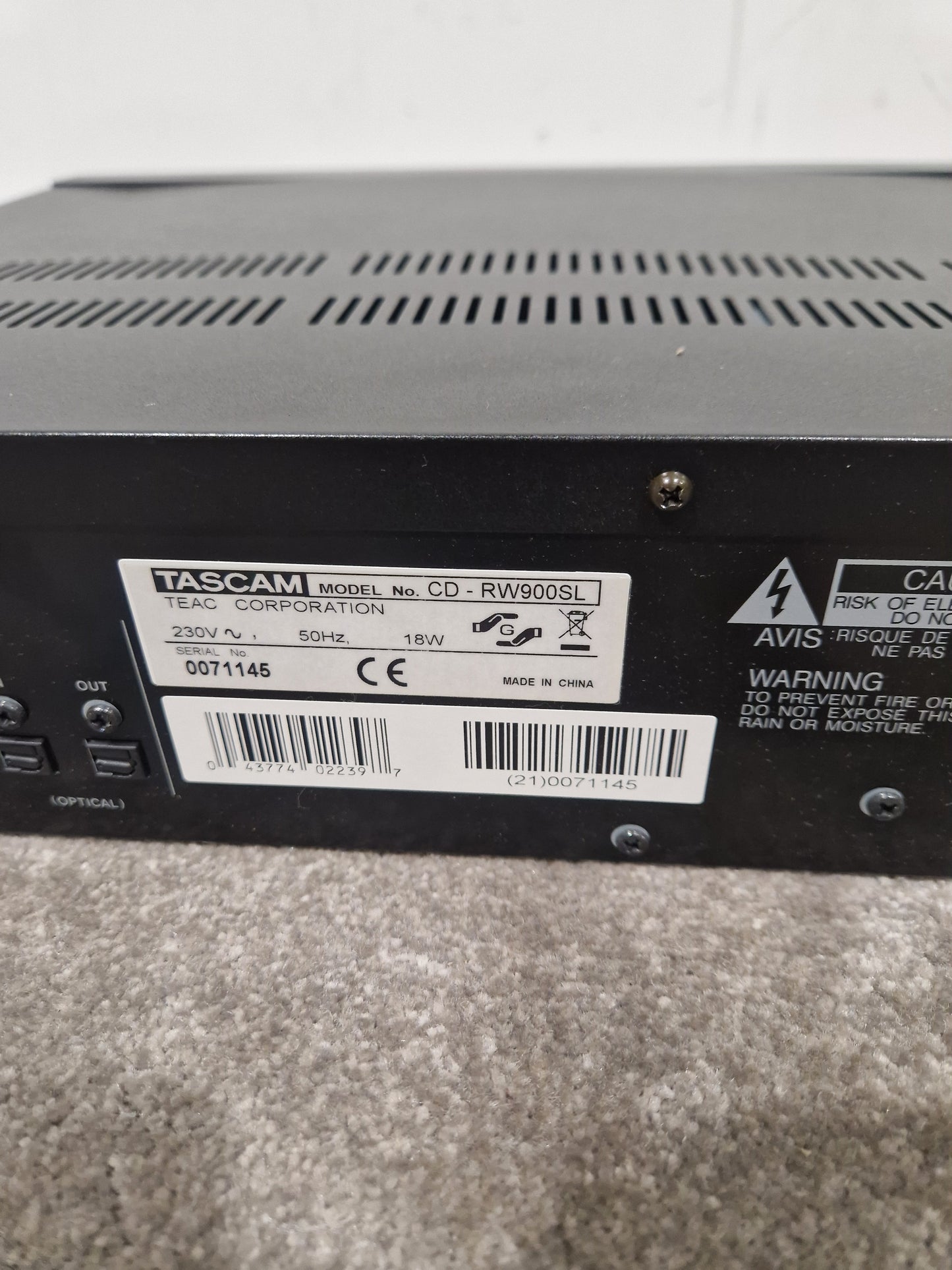 Tascam CD-RW900SL – Professional CD Recorder – Very Good w/ Power Supply & Remote