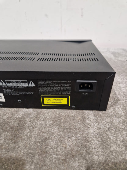 Tascam CD-RW900SL – Professional CD Recorder – Very Good w/ Power Supply & Remote