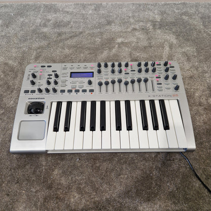 Novation X-station 25 Synthesizer - Analog Modeling Synth - Excellent w/ Power Supply