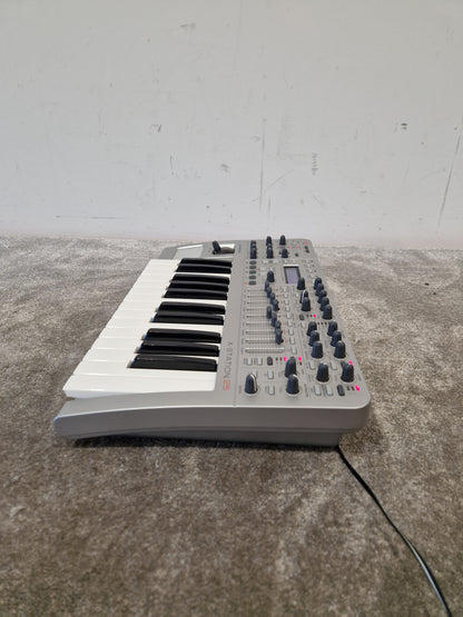 Novation X-station 25 Synthesizer - Analog Modeling Synth - Excellent w/ Power Supply