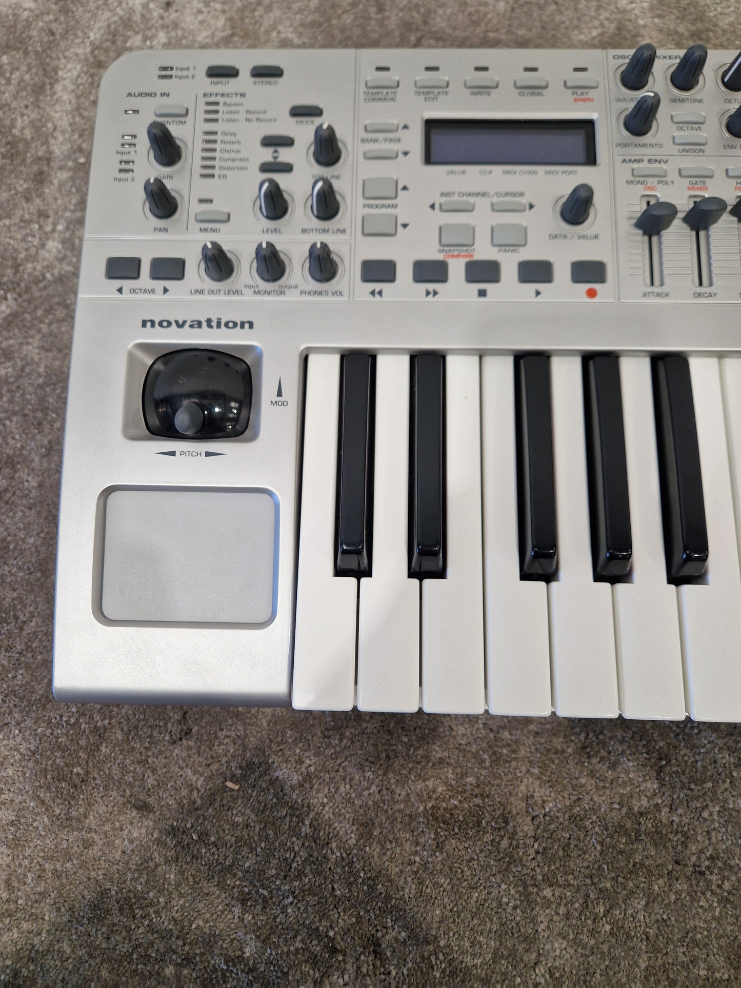 Novation X-station 25 Synthesizer - Analog Modeling Synth - Excellent w/ Power Supply