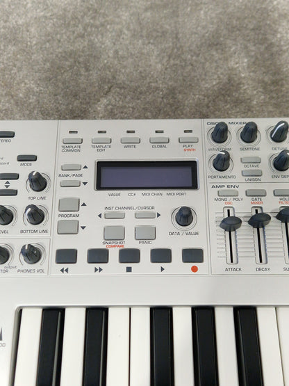Novation X-station 25 Synthesizer - Analog Modeling Synth - Excellent w/ Power Supply
