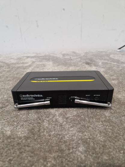 Audio-Technica ATW-R700 – UHF Wireless Microphone System – Excellent w/ Power Supply & Hard Case