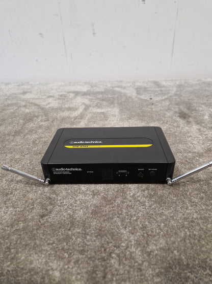 Audio-Technica ATW-R700 – UHF Wireless Microphone System – Excellent w/ Power Supply & Hard Case
