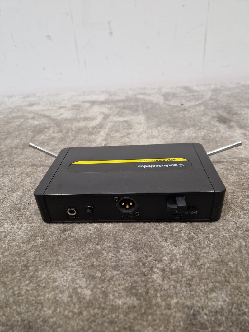 Audio-Technica ATW-R700 – UHF Wireless Microphone System – Excellent w/ Power Supply & Hard Case - Image 10