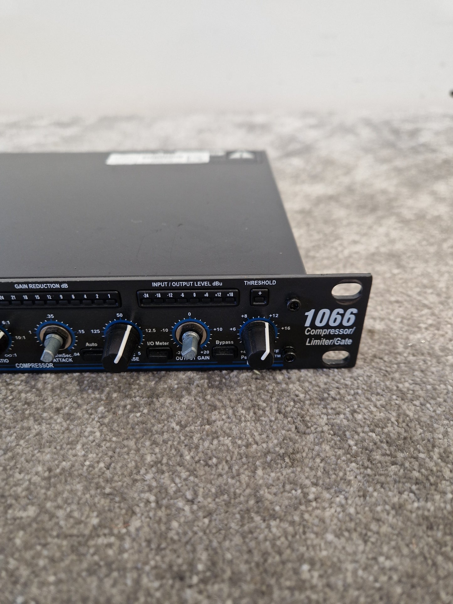 DBX 1066 Compressor - Dual-Channel Dynamics - Good